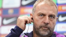 Флик заповяда: Искам различно лице от Барса!