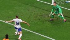 По минути: Нидерландия - Франция 0:0 + ГАЛЕРИЯ