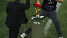 Джими Джъмп щурмува световната купа