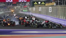 Какво състезание, каква драма! Люис надви Макс и го изравни по точки! 	