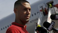 Демпси къса тефтера на съдията, гори за две години