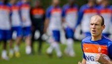 Робен с лека контузия по време на тренировка