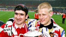 Преди 25 години Висшата лига започна с 13 чужденци