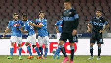 Наполи мушна пет на Лацио