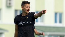 Костадинов блести в контрола на Арсенал 