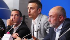 От щаба на Бербатов: Озлобеният Лечков да си подаде оставката!