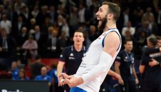 Сърбия е на финал на Евроволей 2019 след драматична битка с Франция