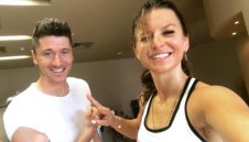 Левандовски и сексапилната му жена избухнаха с изумителни пози + СНИМКИ