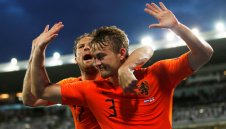 Заради пари? Де Лихт се разбра с ПСЖ, ще получава огромна заплата