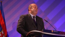 Звездите на Барса готвят "екзекуцията" на шефчето Грау