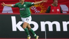 Мартин Петров е №1 в историята на Волфсбург!