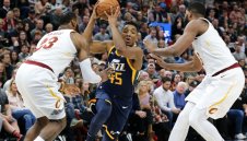 Младок от Юта наказа ЛеБрон за ЧРД