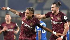 Лийдс превзе "Гудисън" след 30 години