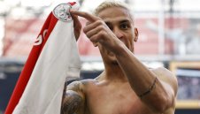 Аякс се изсмя на Ман Юнайтед за бразилец