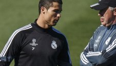 Карлето: Кристиано не стои пред огледалото преди мач