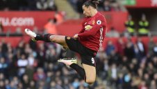 Юнайтед най-после победи: Ибра-Кадабра и Пол Погба оскубаха "лебедите" + ВИДЕО