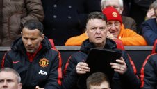 Луис ван Гаал оплю играчите на Юнайтед след разгрома от Евертън