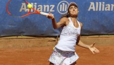 Безпощадна Диа! Евтимова преби 75-годишна с 6:0, 6:0 + ВИДЕО