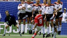 Стоичков в топ 10 на гeниалните грешници