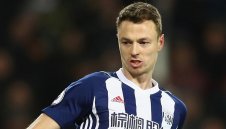 Лестър уреди Джони Еванс