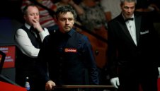 Нова сензация в Шефийлд, Джон Хигинс също отпадна