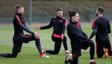 Мертезакер обвини съотборниците си за напускането на Венгер