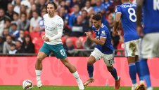 Груба грешка и бивш футболист на Сити лишиха "гражданите" от първи трофей за сезона  