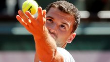 Гришо показа две лица, но се класира за втория кръг на Ролан Гарос