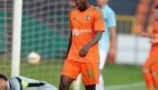 Левски се намес(т)ва за Асприля