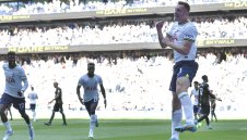 Див Тотнъм започна ударно и смаза "светците"