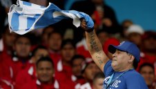 Марадона: Де Лаурентис би продал и жена си