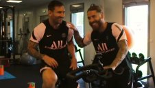 Меси се прегърна с Рамос и направи първа тренировка с ПСЖ + ВИДЕО и СНИМКИ