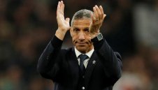 Брайтън уволни Крис Хютън