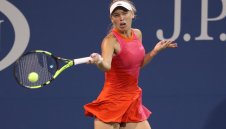 Вожняцки направи за смях Мугуруса и ще защитава титлата си в Токио