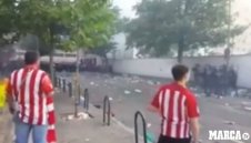 Ултраси на Атлетико нападнали автобус на Реал