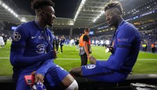 Няма мераклии: Челси пуска Ейбрахам на промоция