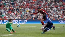 Ван Дайк: Казах на Адриан, че може да стане герой