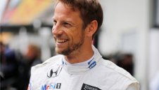 Бътън мисли само за настоящето