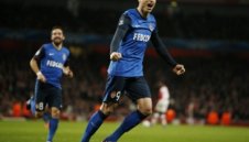 Трансферът на Бербатов в Сампдория пред провал