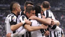 Такинарди: Юве може да спечели требъл