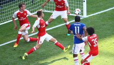 Дрогба пак наказа Арсенал, но Сокър лигата на колене + ВИДЕО