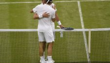 Роджър Федерер за 14-и път на 1/4 финал на "Уимбълдън"