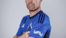 Левски със специален символ на екипите във Вечното дерби с ЦСКА