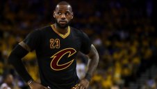 ЛеБрон недоволен от шефовете на Кливланд