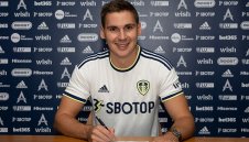 Лийдс направи първият зимен трансфер във Висшата лига