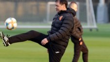 Сагата продължава: Петър Хубчев се срещал с шеф на Левски?