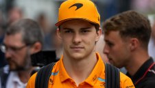 Оскар Пиастри с първа победа във Формула 1