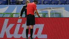 В Германия: Касай унищожи мечтите на Байерн за требъл!