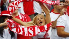 Изберете най-красива фенка на 1/8-финалите + СНИМКИ