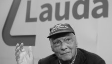 Почина легендата Ники Лауда